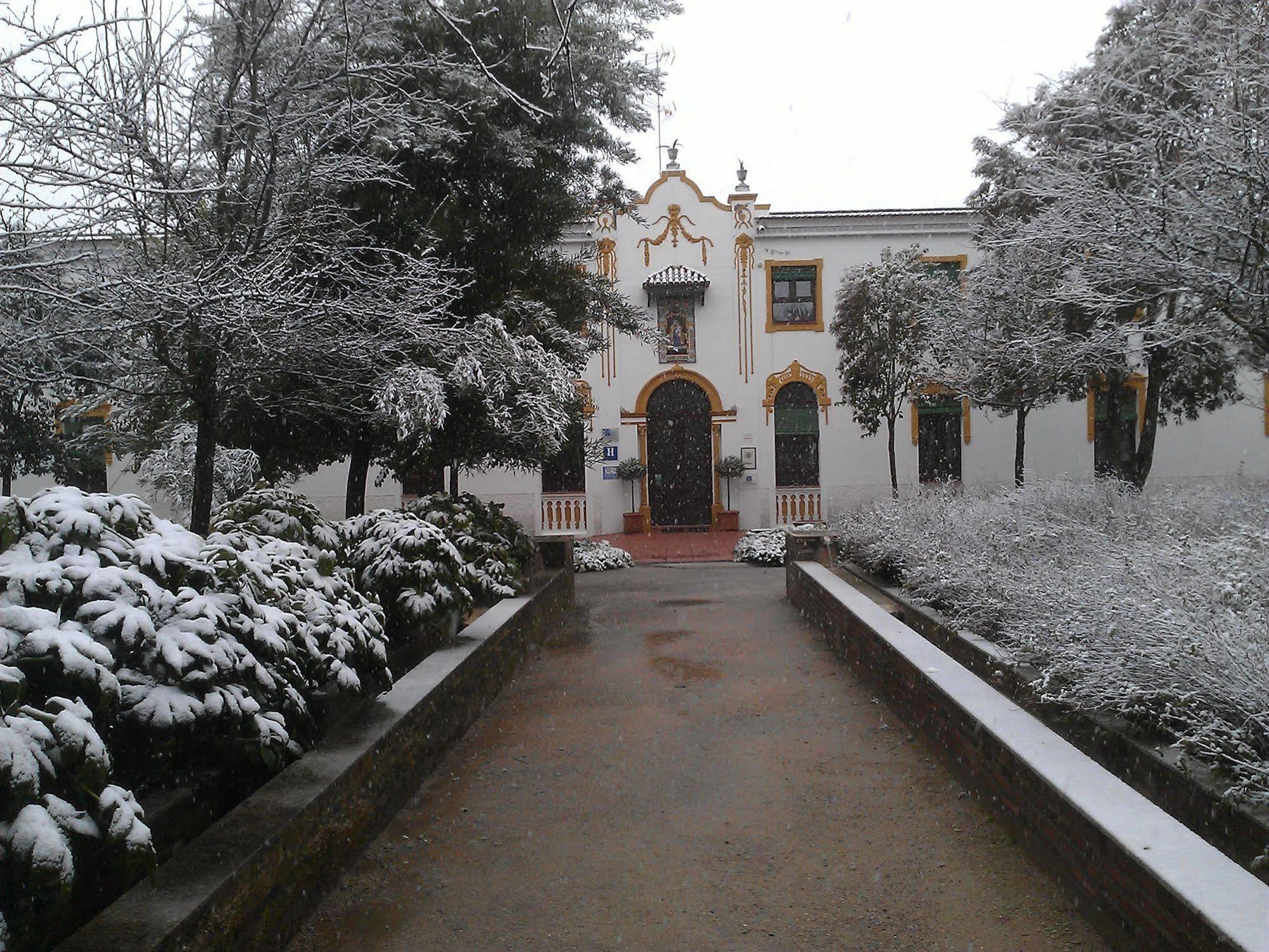 Hotel Balneario El Raposo Puebla de Sancho Pérez Exteriör bild