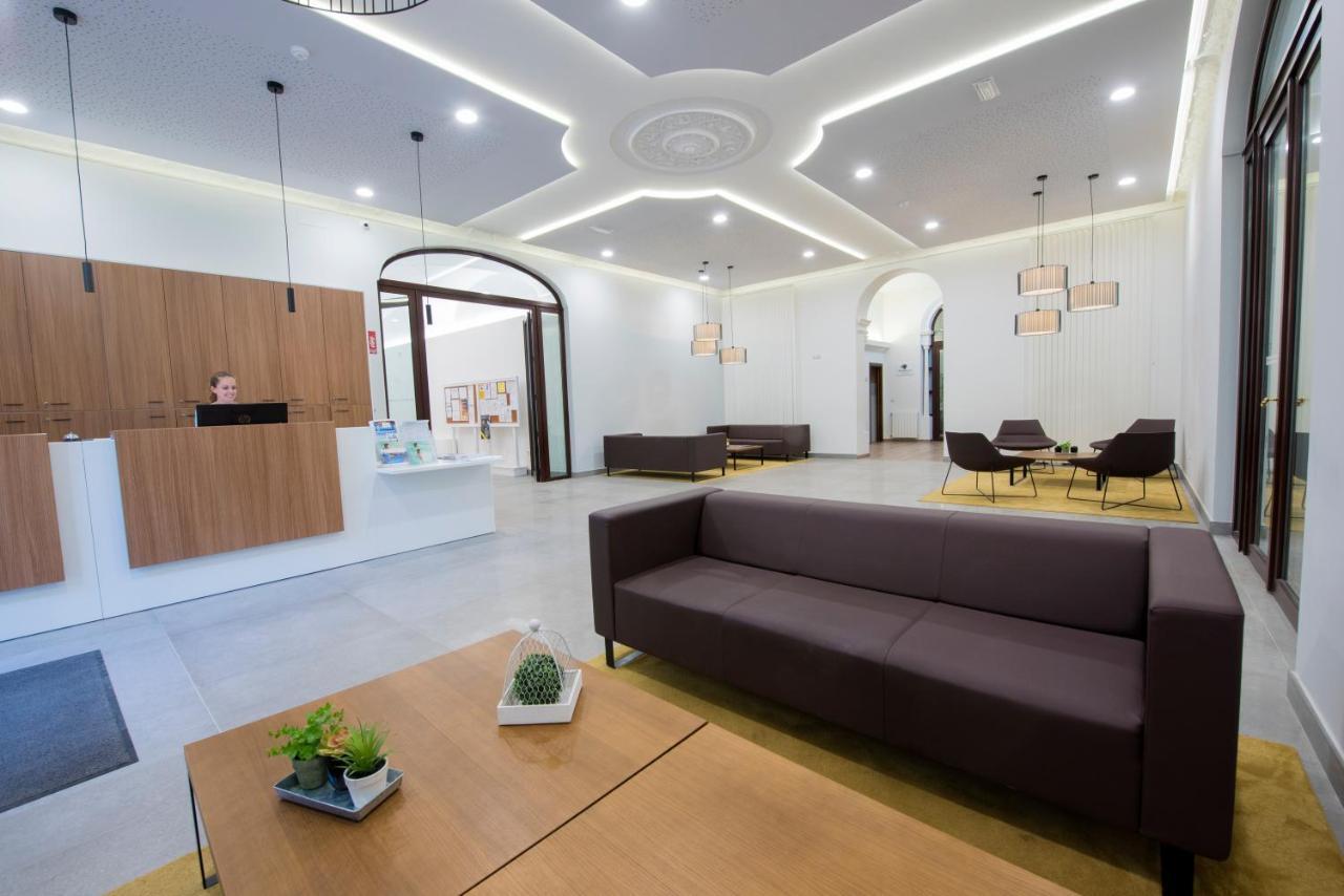 Hotel Balneario El Raposo Puebla de Sancho Pérez Exteriör bild