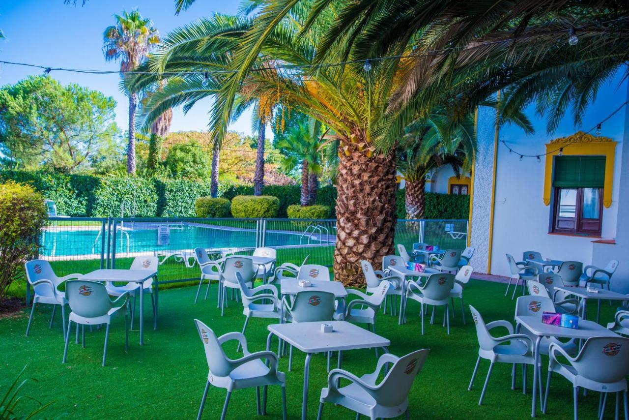 Hotel Balneario El Raposo Puebla de Sancho Pérez Exteriör bild