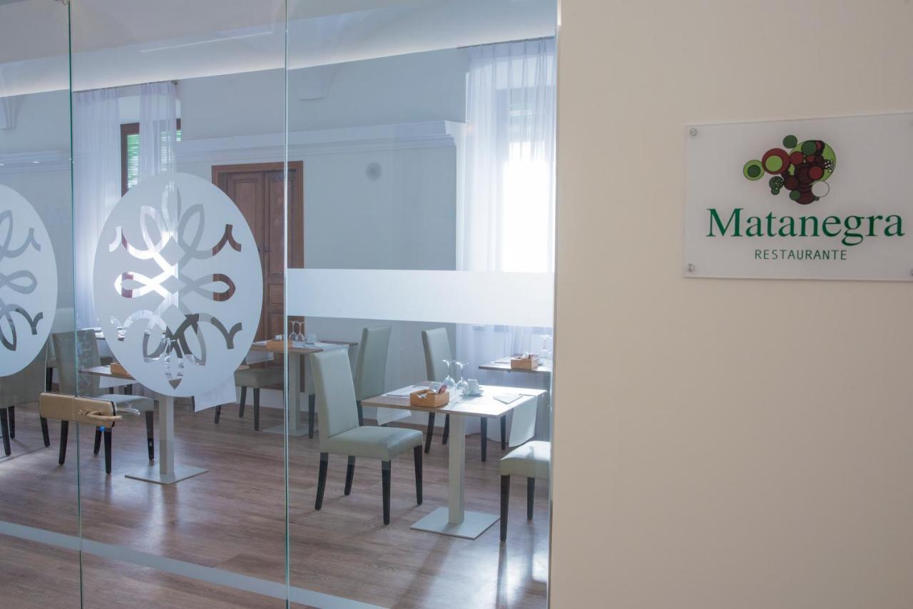 Hotel Balneario El Raposo Puebla de Sancho Pérez Exteriör bild